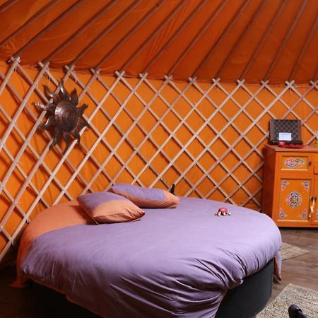 yourtes coccinelles Conchez-de-Bearn Extérieur photo